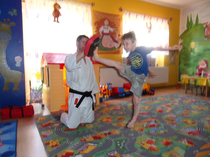 zakonczenie-roku-karate-przedszkole-gdynia